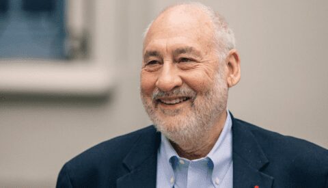 «Tenemos ahora una oligarquía destruyendo las reglas del juego»