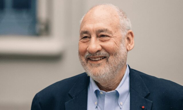 «Tenemos ahora una oligarquía destruyendo las reglas del juego»